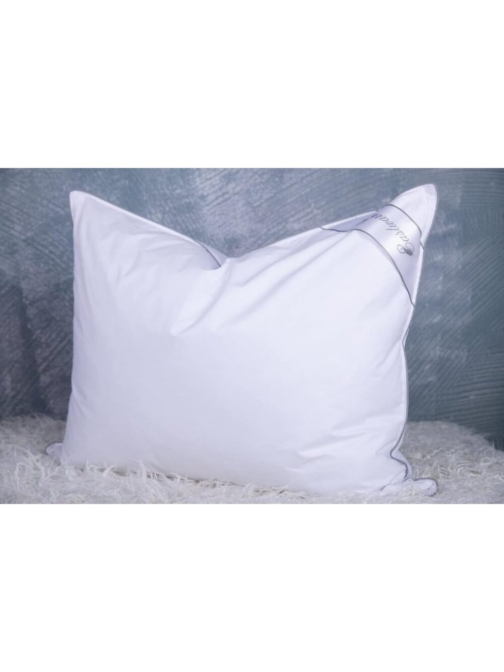 Cozy Queen Size Down Pillow with Goose Feathers, Hotel-Quality Sleep Comfort